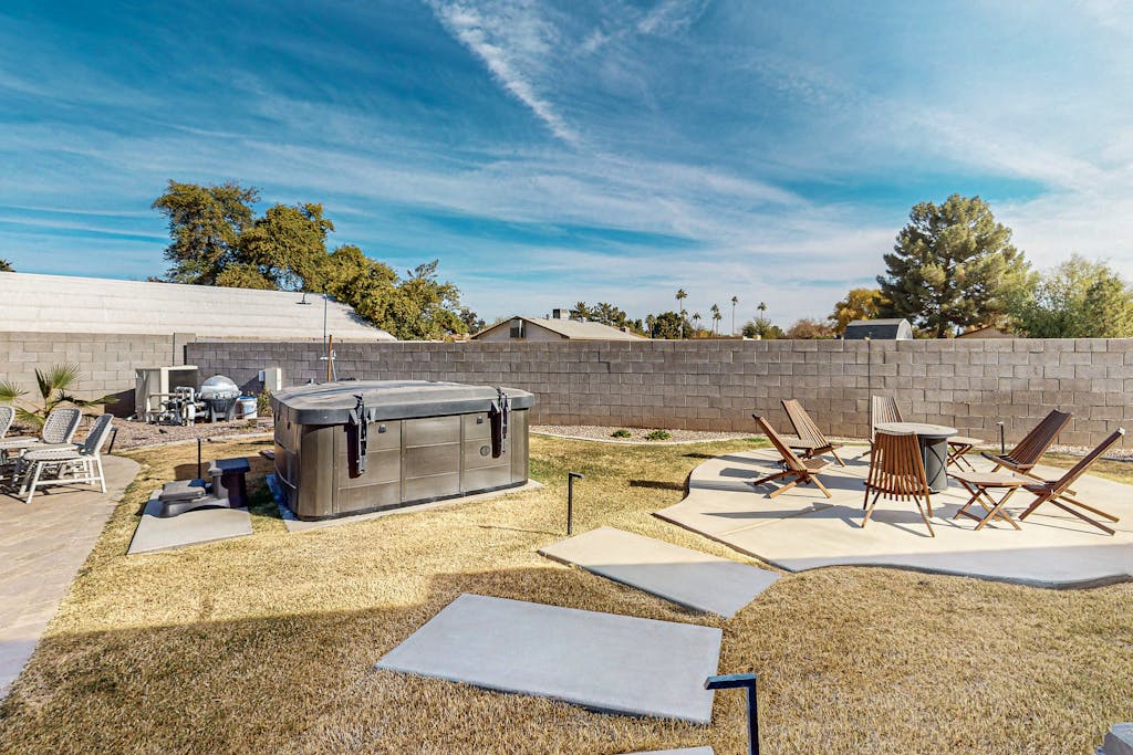 Charming Chandler retreat with pool, guest house, pickleball and putting green!