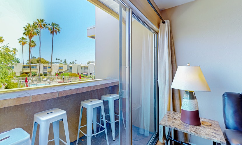 Welcome to this luxurious condo in Scottsdale with mountain views