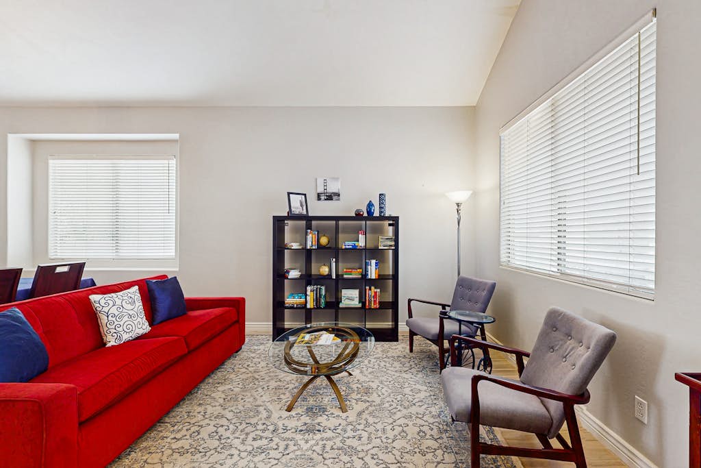 Spacious home on the golf course with private pool, BBQ grill, remote workspaces