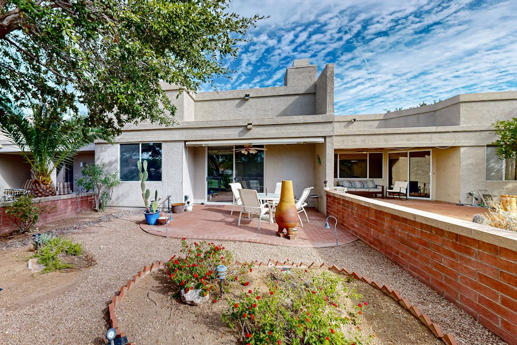 Get ready to unwind in style at this stunning Tucson retreat, luxury and comfort