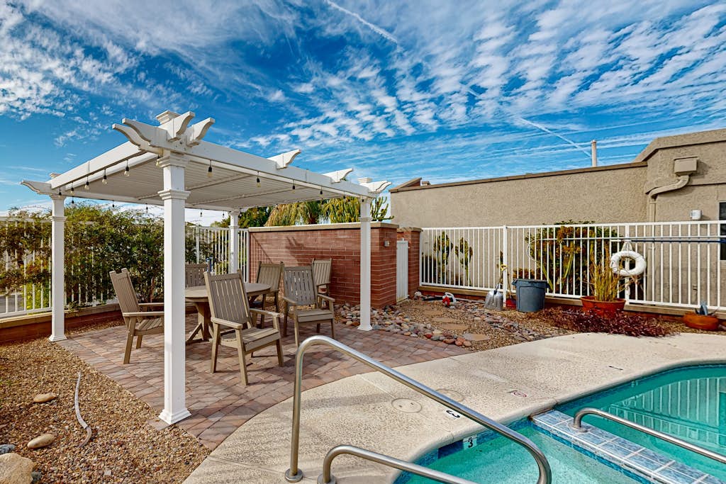 Get ready to unwind in style at this stunning Tucson retreat, luxury and comfort