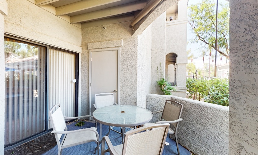 Cozy and quiet condo in the friendly neighborhood of Scottsdale