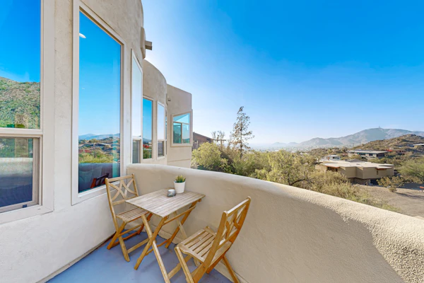 Luxurious Mountainside home w/ expansive views, rooftop patio, balcony