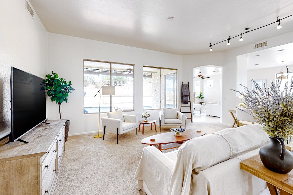 Dreamy desert gem with private pool, firepit, grill, lanai & AC