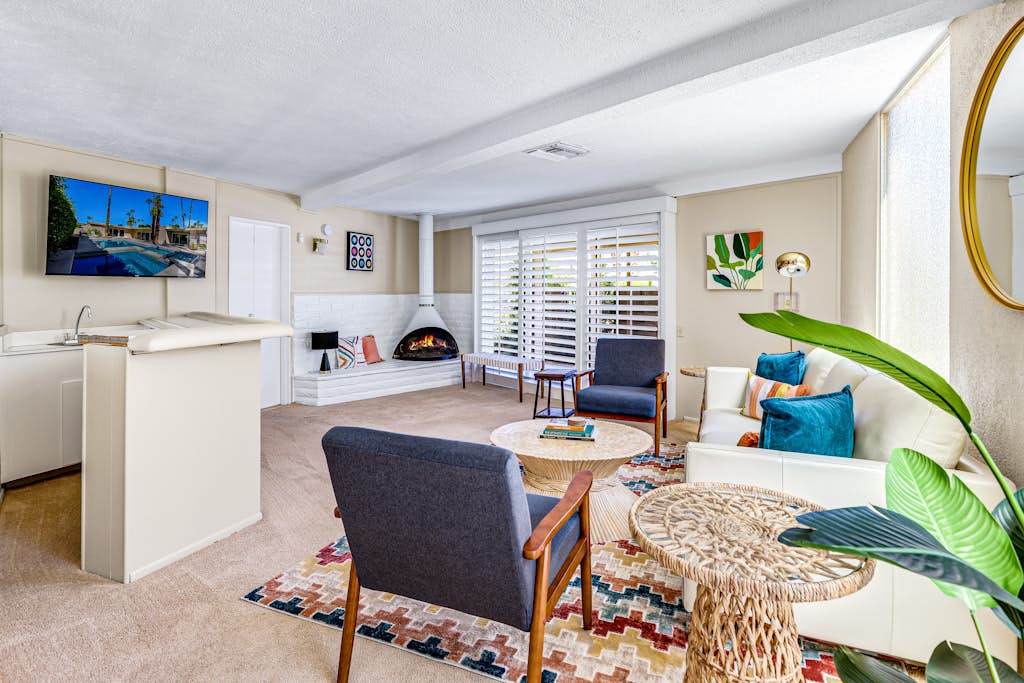 Stylish Dog-Friendly Retreat W/ High-Speed WiFi, Pool & Spa, & Pool Table