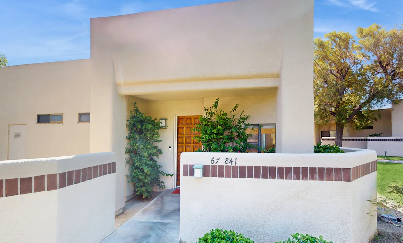 Modern, Dog-Friendly Condo on Golf Course-Steps to Pool & Hot Tub + Tennis & Spa
