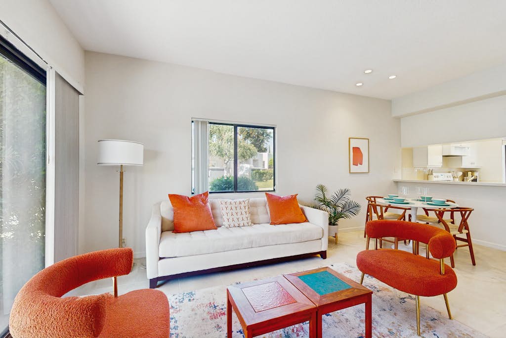 Modern, Dog-Friendly Condo on Golf Course-Steps to Pool & Hot Tub + Tennis & Spa