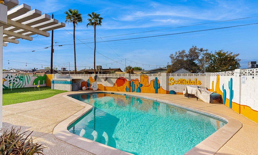 Your Perfect Family Getaway in Tempe - Comfort, Fun, Outdoor Pool, and Sun Await