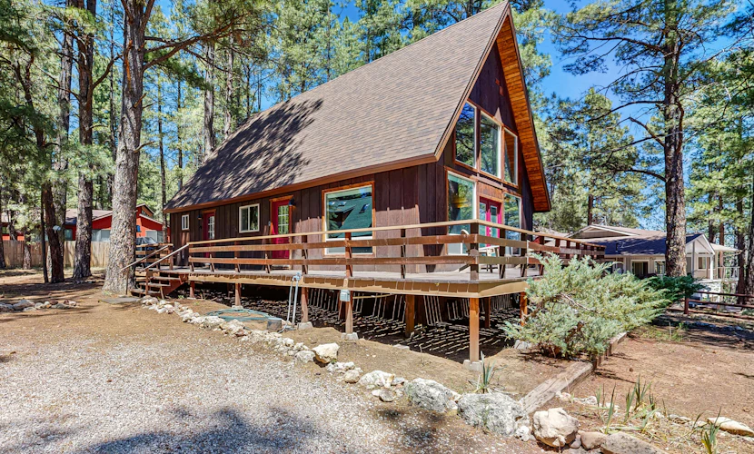 A-Frame Home w/ large deck, bbq grill, foosball table, & EV charger