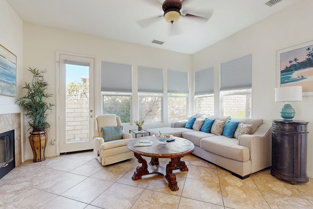 Peaceful lakefront home w/ a Private Pool, Spa, & Firepit - Dogs Welcome!