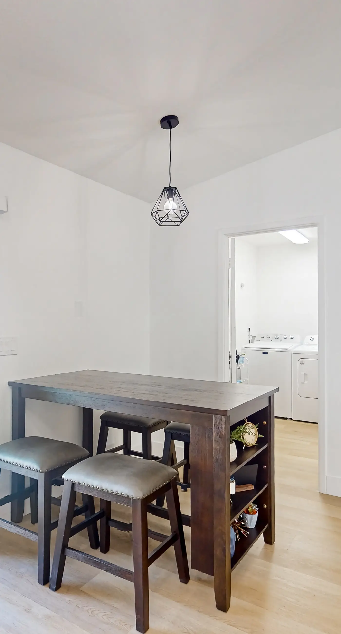 Glorious Glendale Getaway