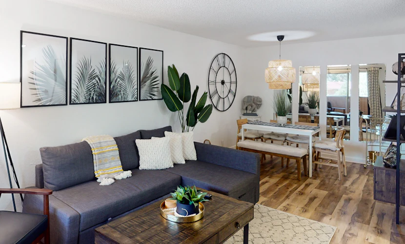 Dreamy bohemian condo with tranquil vibes, close proximity to downtown