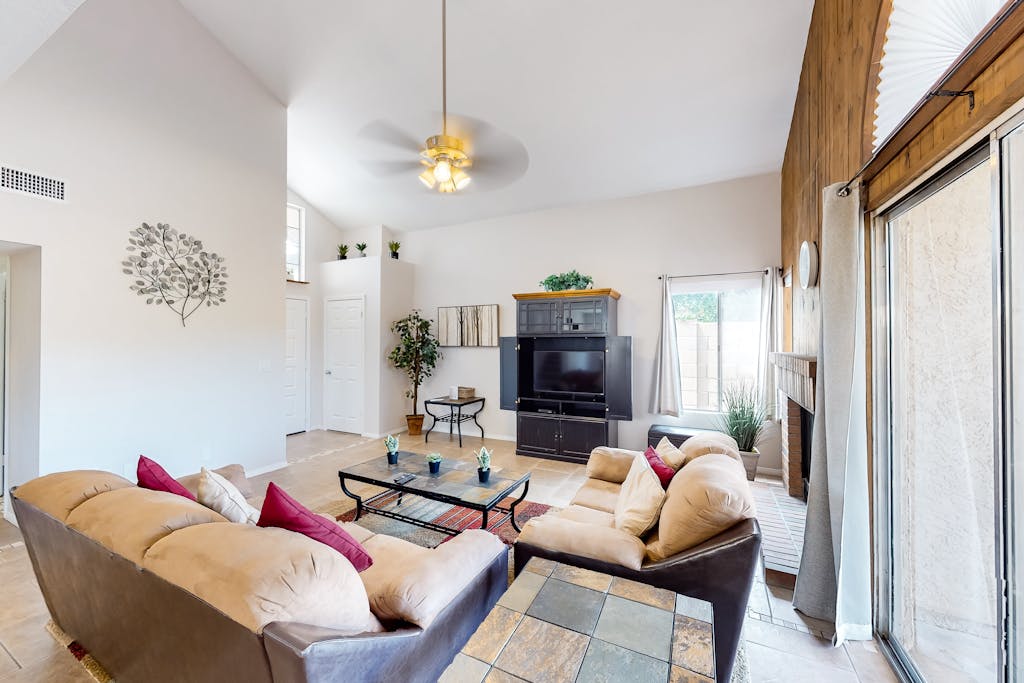 Retro home with enclosed yard, covered patio, grill, firepit, AC, & washer/dryer