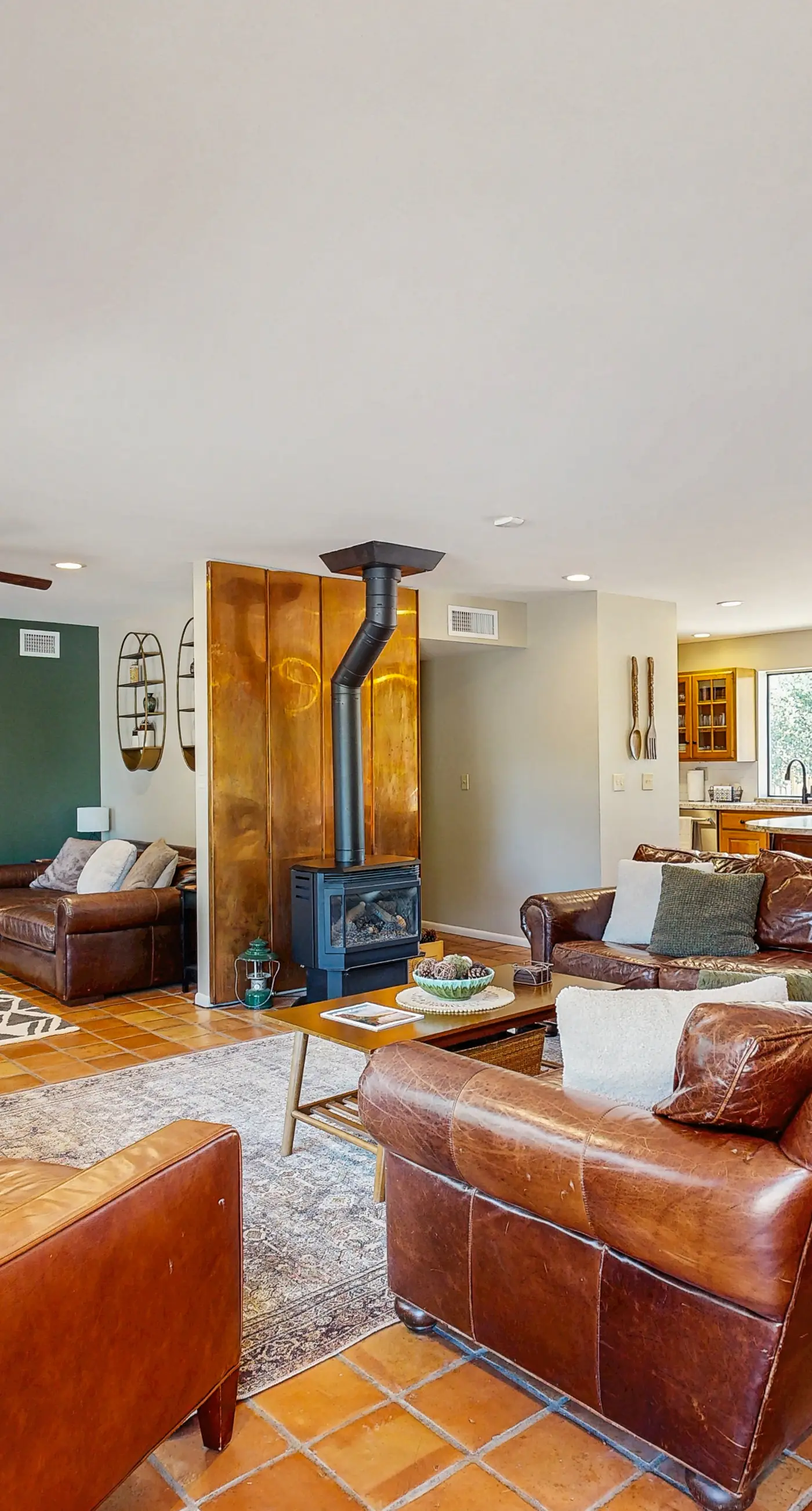 Luxury on Lynette
