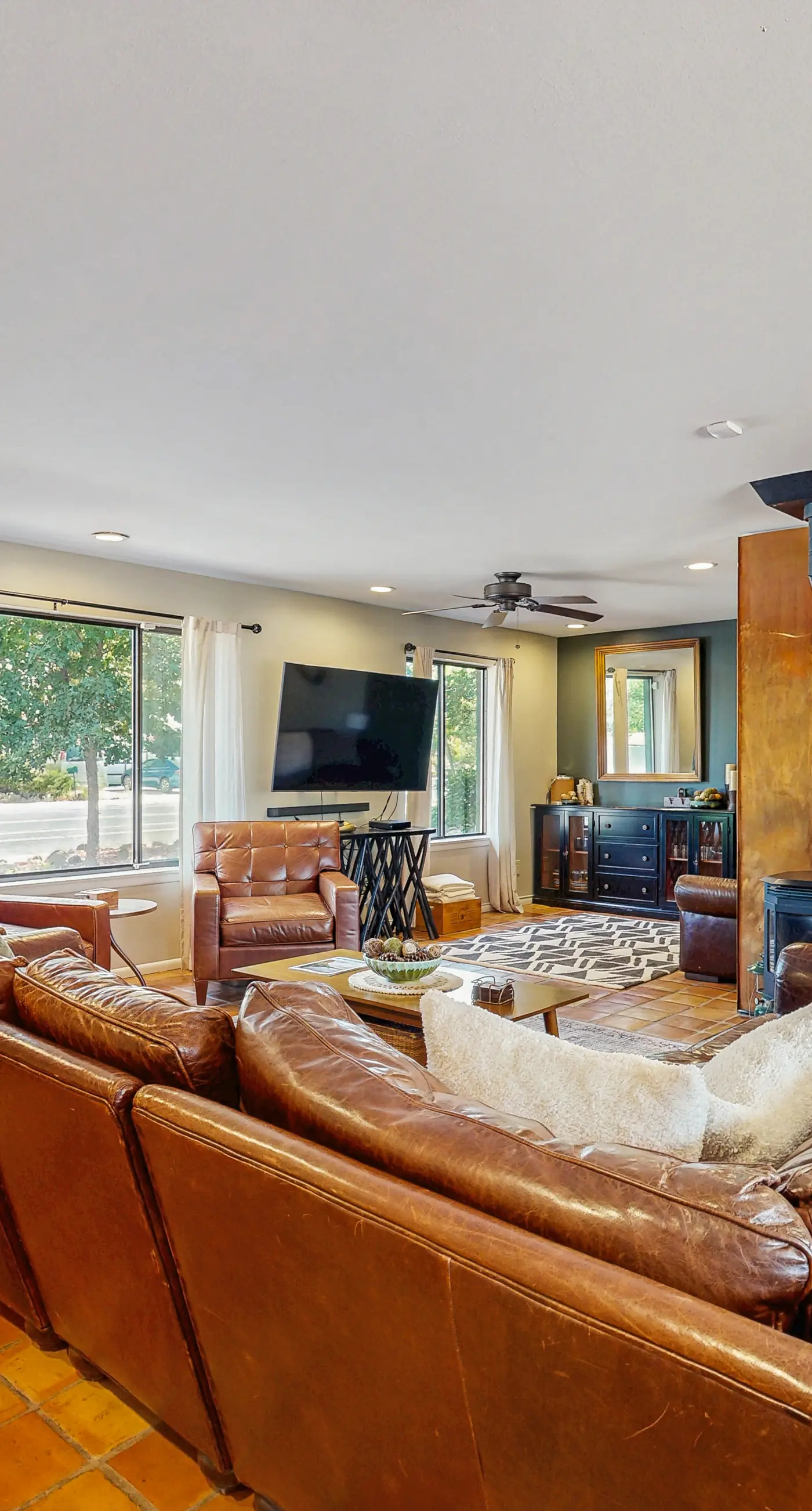 Luxury on Lynette