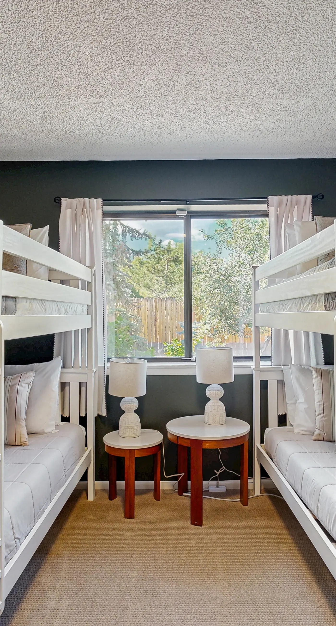 Luxury on Lynette
