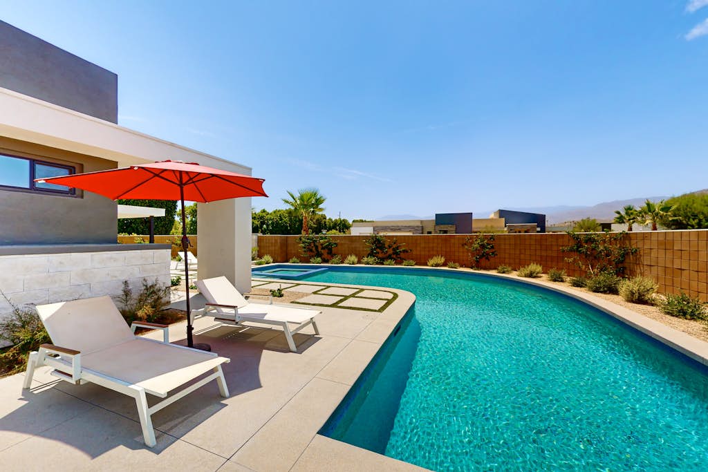 Stunning Modern Home w/Mountain Views + Private Pool, Spa & Grill  - Dog ok