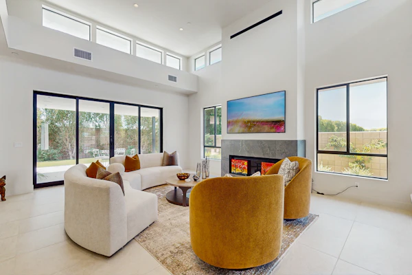 Stunning Modern Home w/Mountain Views + Private Pool, Spa & Grill - Dog ok