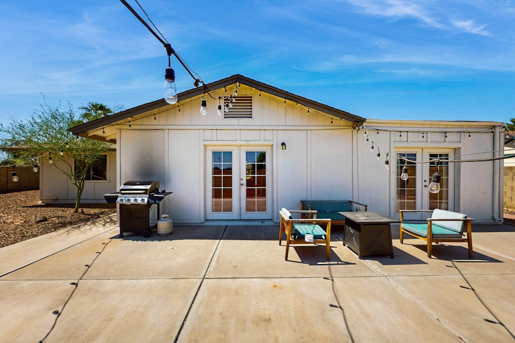 Beautiful, dog-friendly Mesa family home w/ private BBQ & enclosed yard