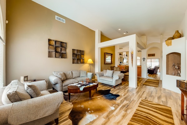 Classic, dog-friendly home with landscaped backyard, private pool & spa