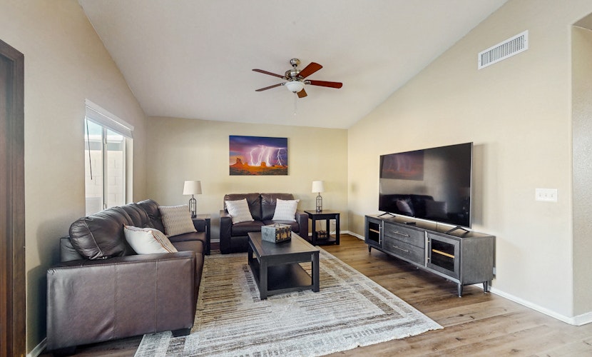 Modern home w/ private heated pool, backyard w/ patio & BBQ grill