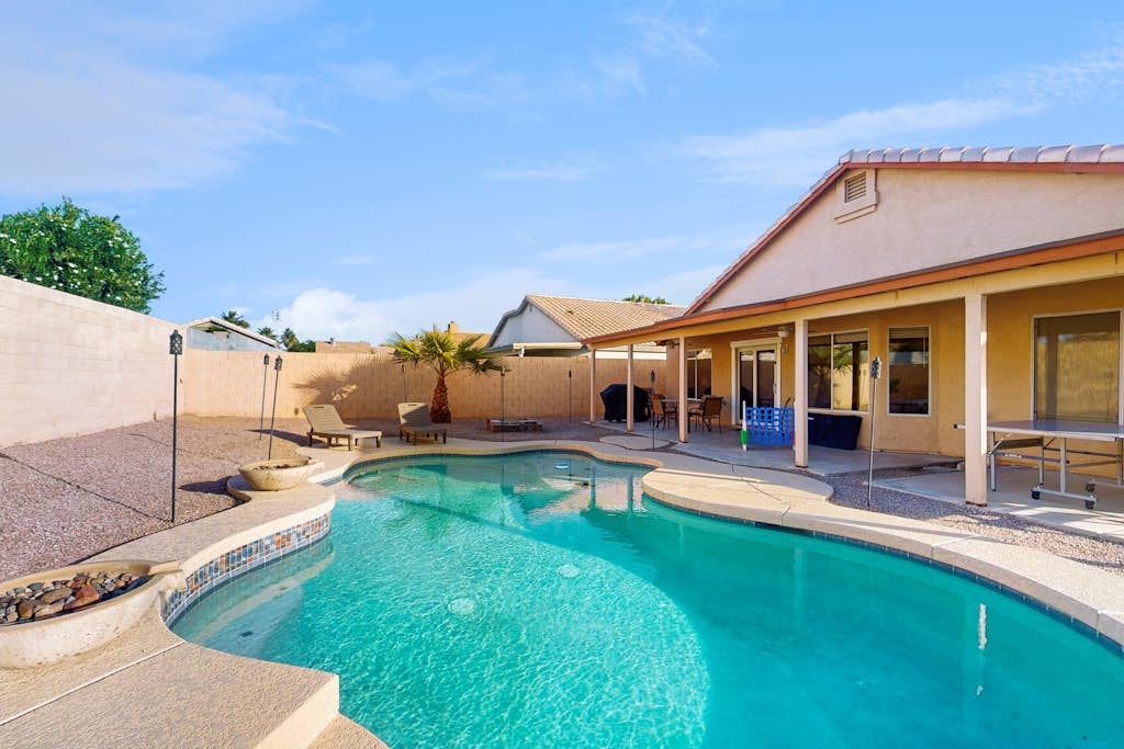 Modern home w/ private heated pool, backyard w/ patio & BBQ grill