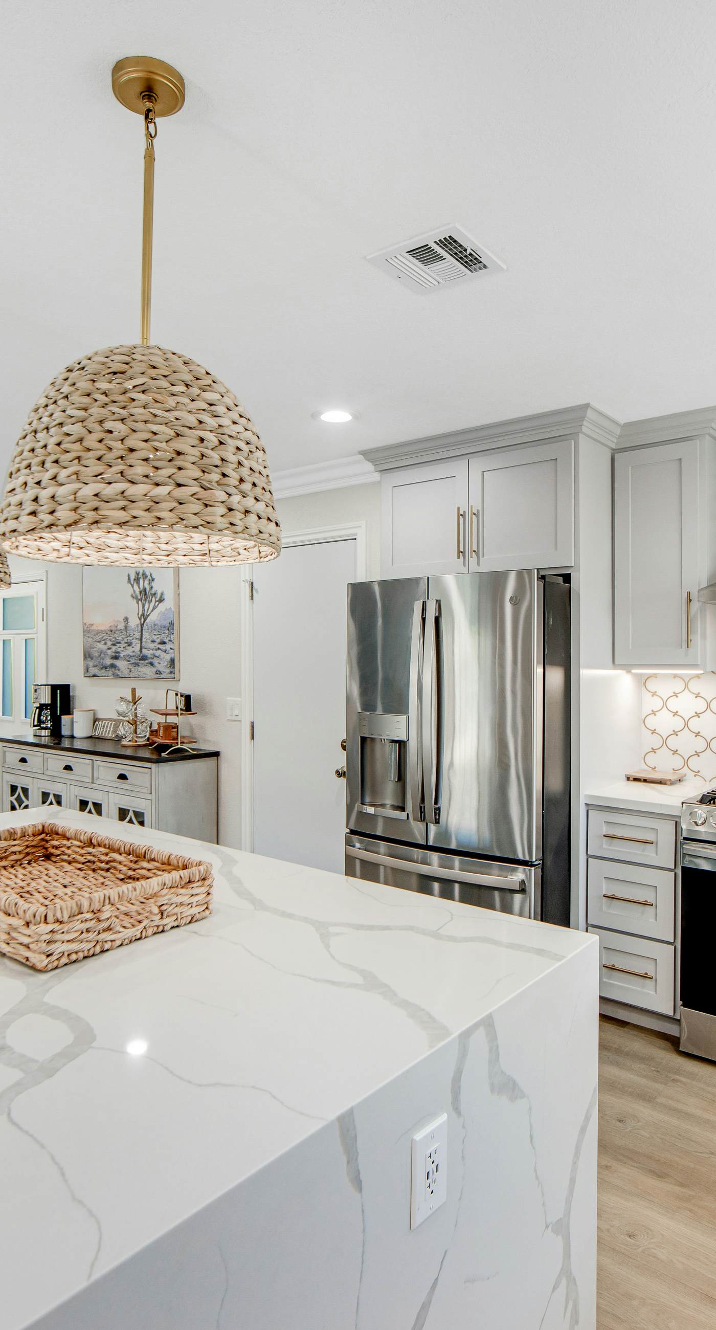 Desert Shadow - 4978