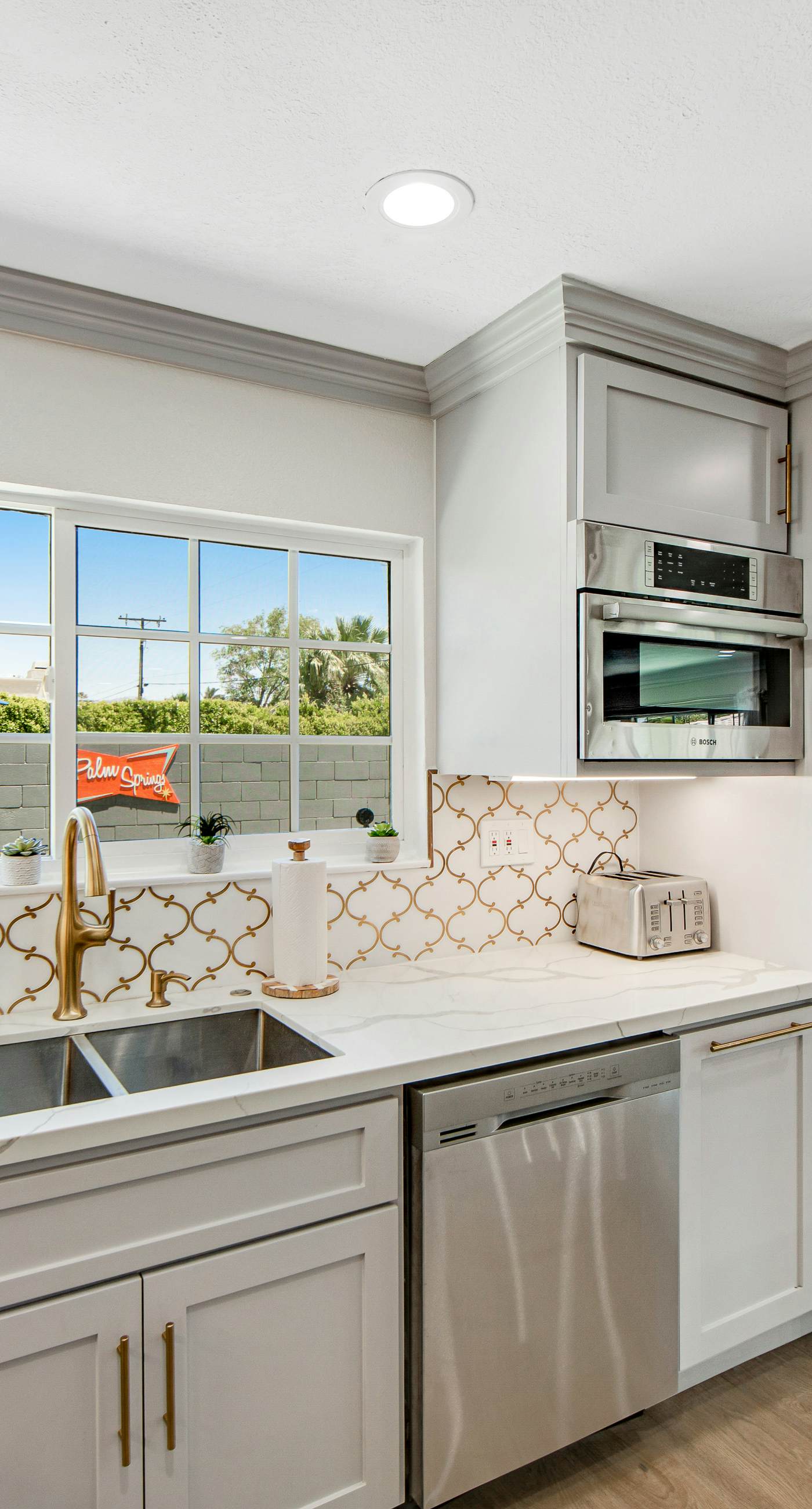 Desert Shadow - 4978