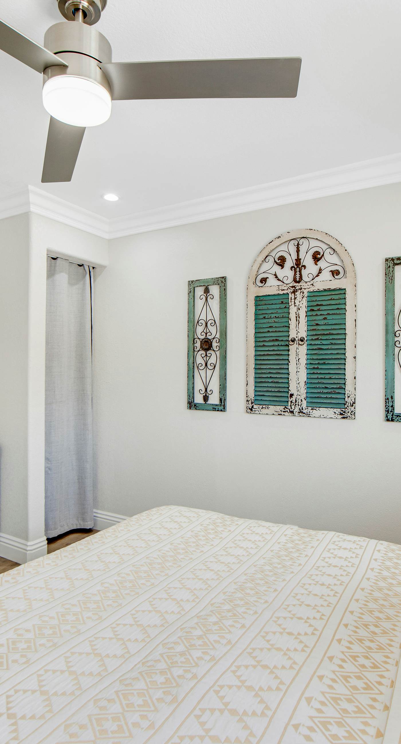 Desert Shadow - 4978