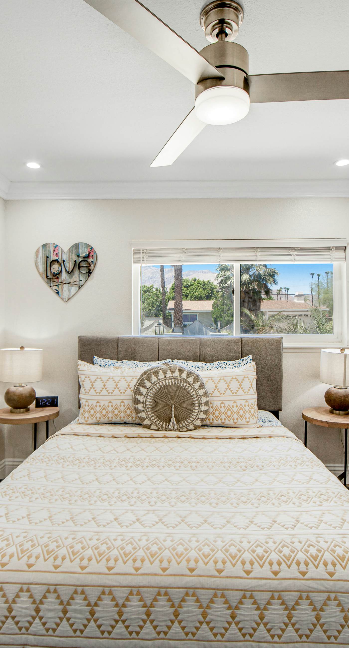 Desert Shadow - 4978