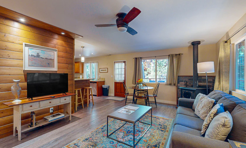 Beautifully remodeled mountain home with peaceful, private setting