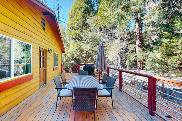 Beautifully remodeled mountain home with peaceful, private setting