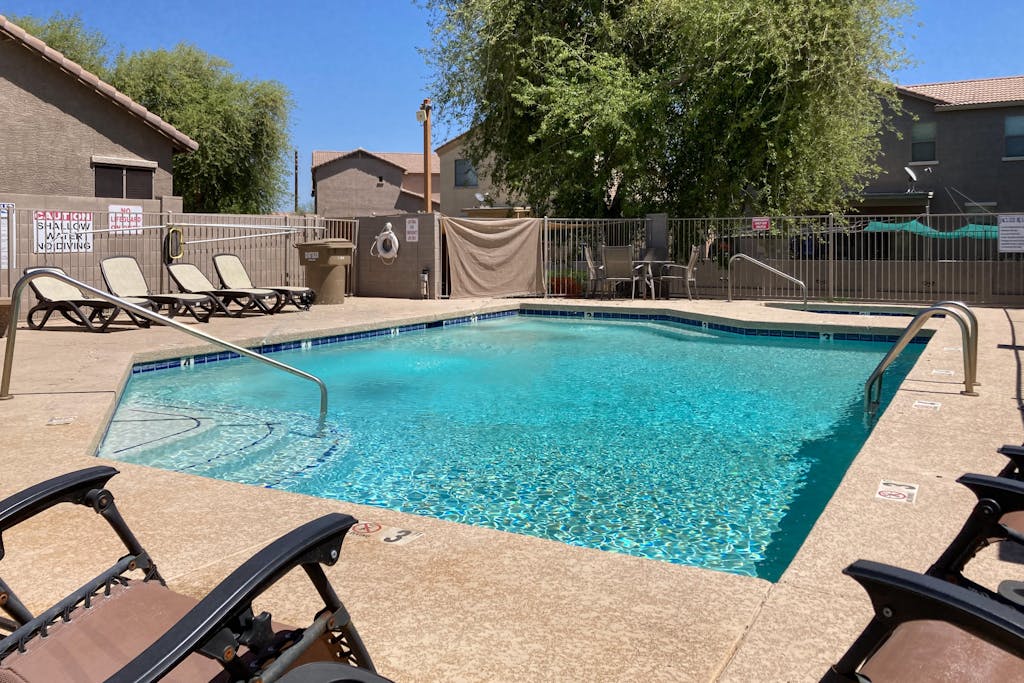 Dog-friendly home with fenced yard, pool & hot tub access- near P83