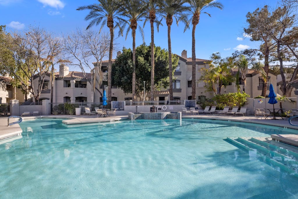 Scottsdale Bliss – Stylish Long Term, Comfort, and Mountain Views Await!