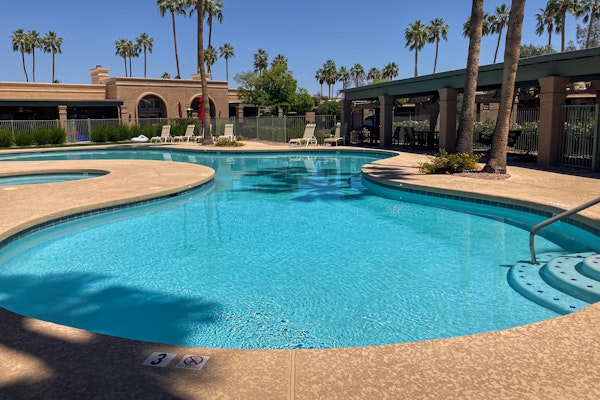 Modern Condo w/ shared pool - great location close to golf, baseball, & Old Town