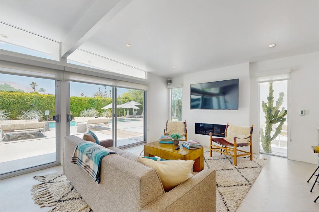 Stunning mid-century gem with private pool, spa, firepit, and free WiFi