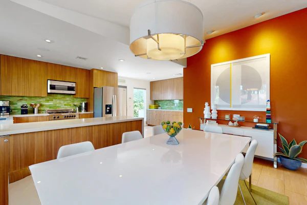Colorful home with private pool and spa & private gas grill - families welcome