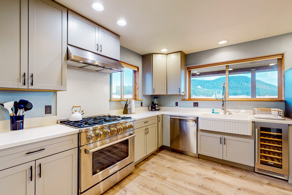 Charming Craftsman Escape Minutes from Snowbowl