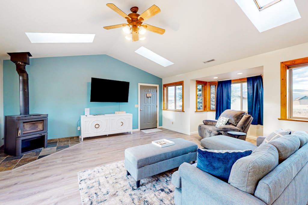 Charming Craftsman Escape Minutes from Snowbowl