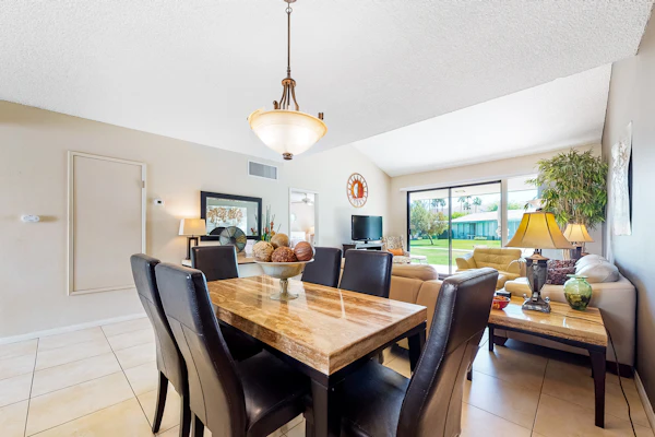 Convenient, dog-friendly condo w/shared tennis, spa, heated pool