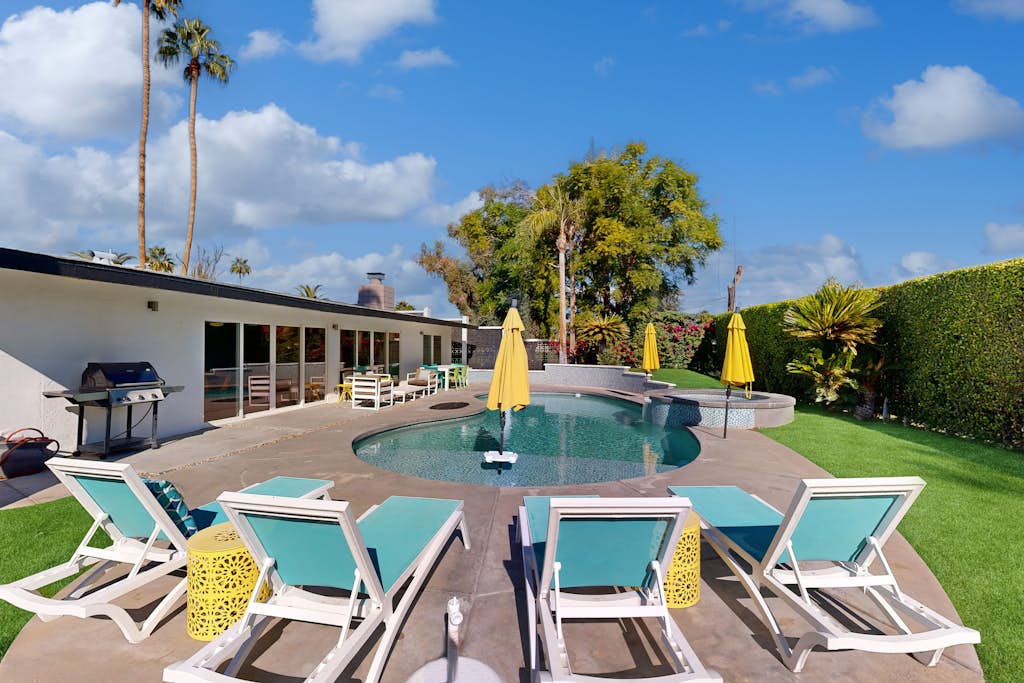 Retro style dog-friendly home with private pool/spa, firepit & on-site golf