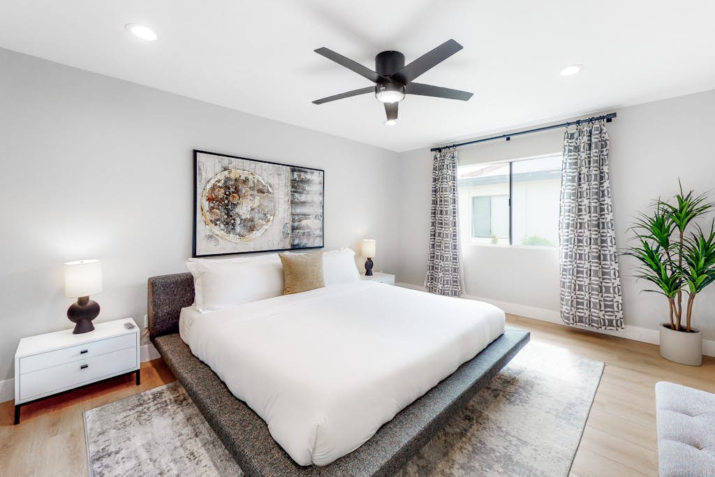 Golf Course Front Home with Shared Pool, Fast WiFi, Central AC, and Washer/Dryer
