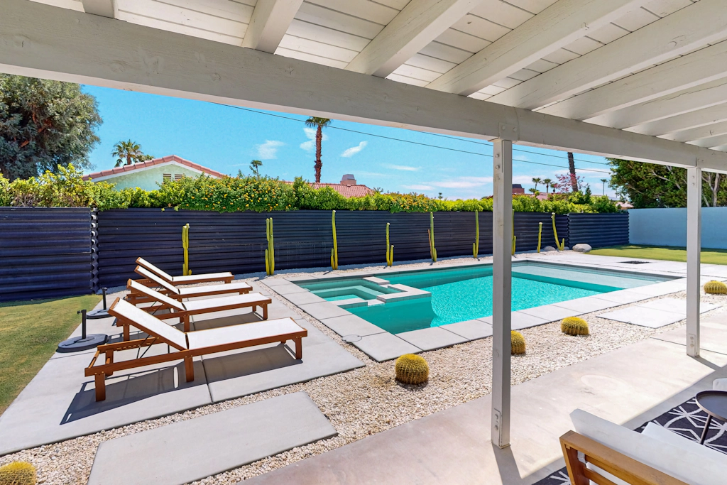 Cactus Cove Retreat - 68510