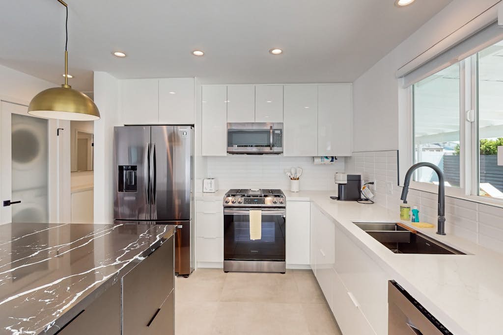 Beautiful home with private pool, pool spa & open living space
