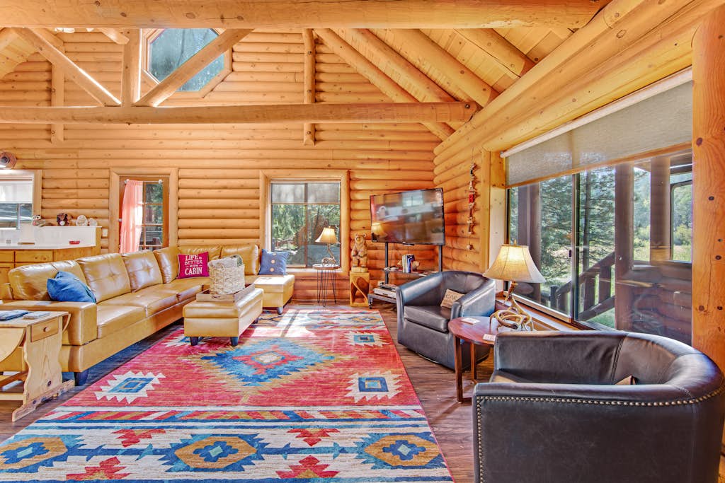 Dog-friendly cabin in the woods with WiFi, wood stove, and private washer/dryer