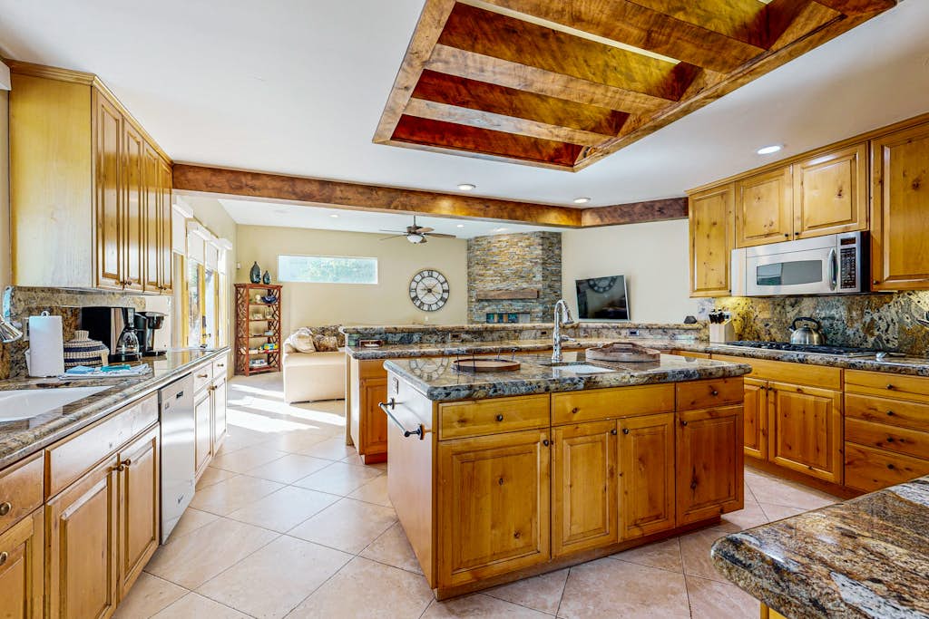 Luxe Escape in Old Town | Pool, Spa, Outdoor Kitchen & Pool House 4BR #067222