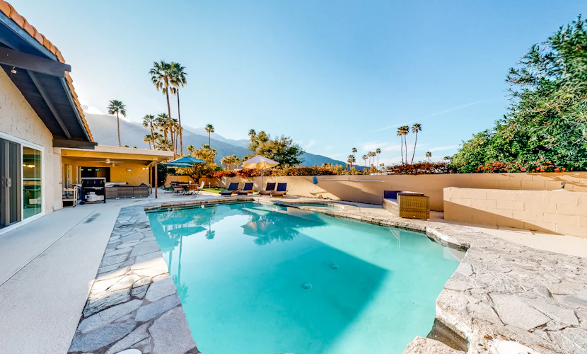 Entertain w/Amazing Mountain View, Private Pool/Spa, Putting Green - 2 Dogs OK