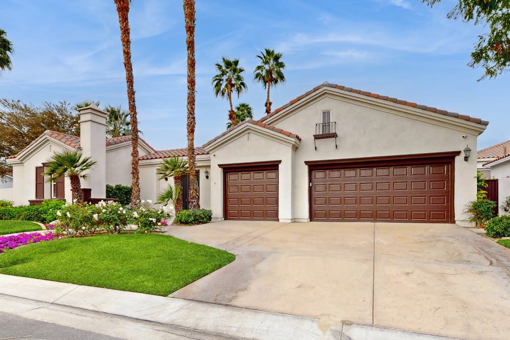 Golf Haven with Private Pool in Gated Community with 3 Courses 4BR #068013