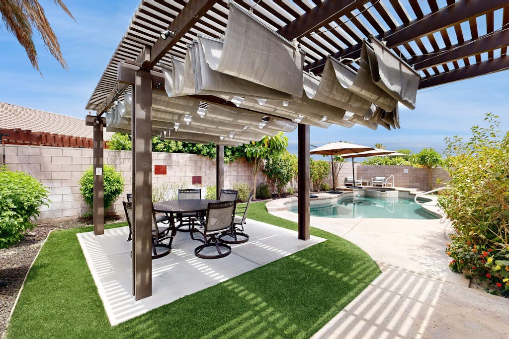 Luxe La Quinta Haven with Private Pool, Spa & Pool Table 4BR #067085