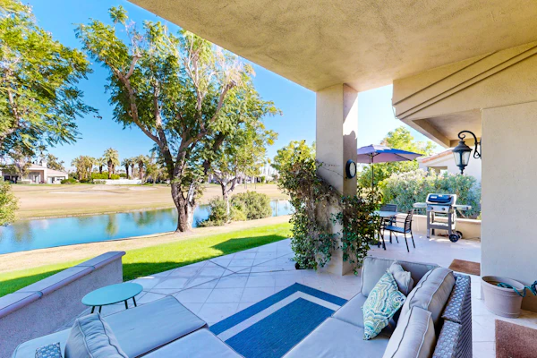 Golfers Delight Lake-View Condo on PGA West Course - Pool & Spa